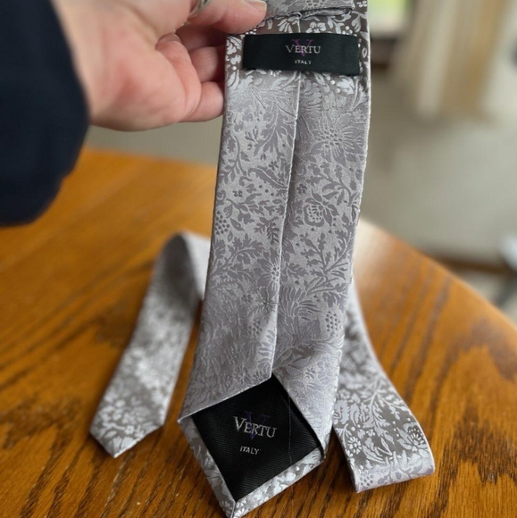 Vertu Italy Men's Tie - Picture 2 of 4
